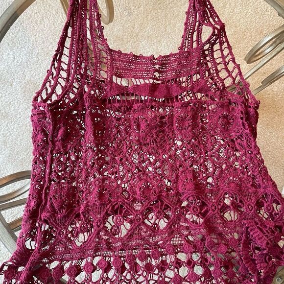 2/$15 Unique crochet Tank - Picture 2 of 2